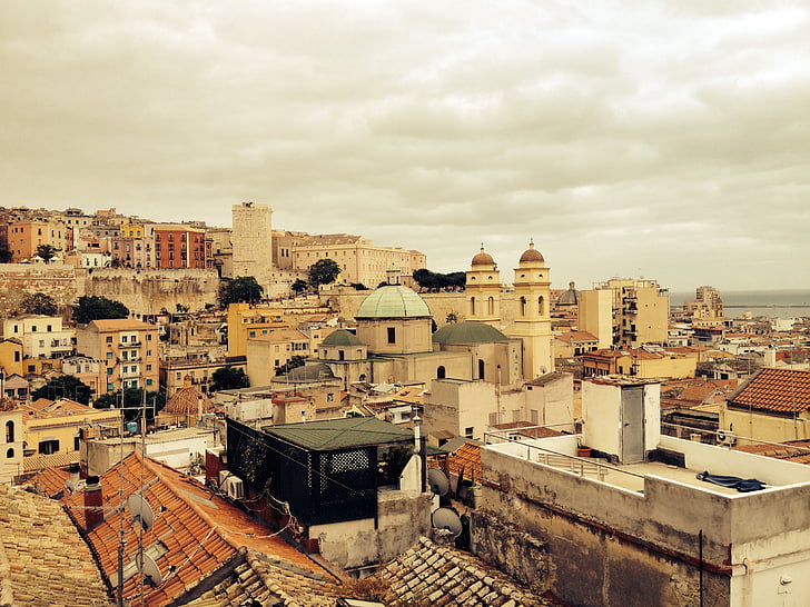 Cagliari, tetők, óváros, az Outlook, Lakások, épület, templom