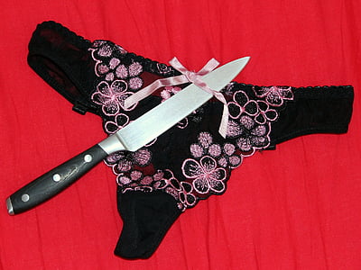 Kalhotky, nůž, spodní prádlo