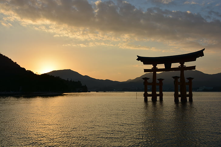 altar, torii, apus de soare, la asfinţit, mare, Japonia sankei, Itsukushima shrine mihalea