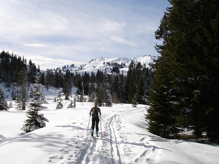 faire du ski dans l’arrière-pays, prédécesseur de skitouren, diolkos, Allgäu, Gunzesrieder vallée, hoellritzereck, sports d’hiver