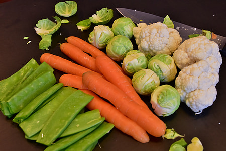 vegetables, raw, carrots, cauliflower, beans, brussels sprouts, cut