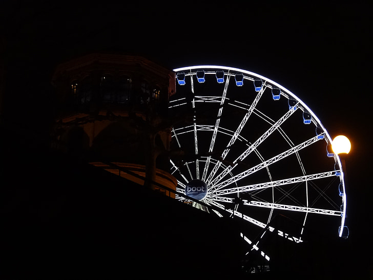 panoramsko kolo Wiener Riesenrad, Düsseldorf, noč, vrveža, folk festival