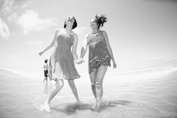 friends, sisters, beach, black, white, black and white, wave