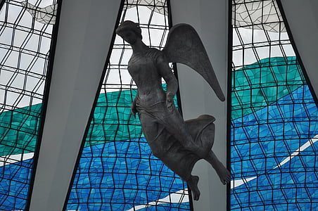 Anděl, sochařství, barevné sklo, Katedrála Brazílie, Metropolitní katedrála, Alfredo ceschiatti, Brasilia