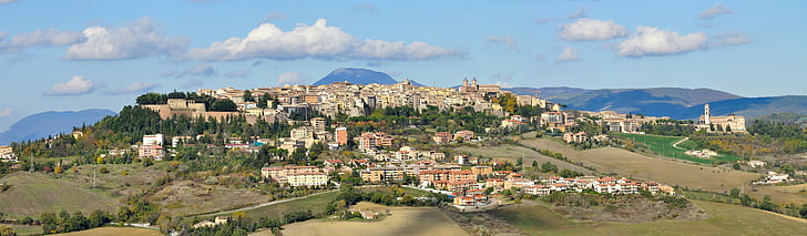 Panorama, landschap, Camerino, Macerata, Marche, Italië, Apennijnen
