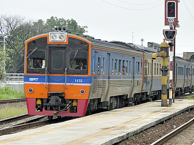 train, thailand, regional train, railway station, platform, gleise, breakpoint