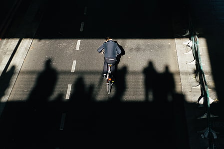 Темный, дорога, Улица, тень, люди, Верховая езда, велосипед