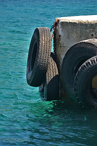 Pier, pneus auto, mémoire tampon, Croatie (Hrvatska), mer, Dalmatie, mer Adriatique