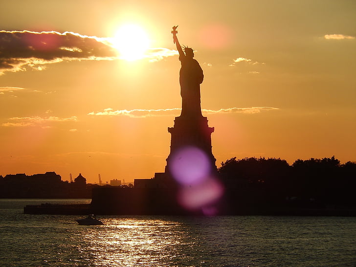 New york, zonsondergang, achtergrondverlichting, Verenigde Staten, standbeeld, water, Vrijheidsbeeld