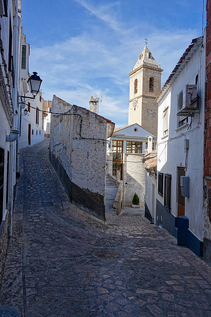 Lane, estrecho, adoquines, Alcalá del Júcar, aldea