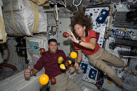 astronauten, drijvende, fruit, ruimte, gewichtloos, ruimtevaartuig, missie