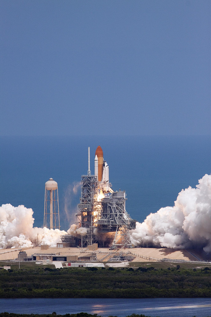 Space shuttle atlantis, lancering, pad, astronaut, exploratie, raket, voertuig