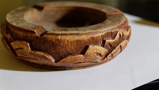 Aschenbecher, Artikel, Objekte aus Holz