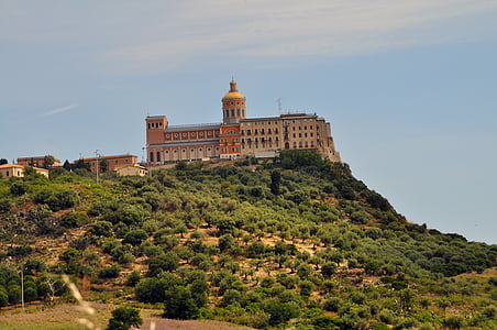 Tindari, Sicile, Monastère de, architecture, célèbre place, histoire, colline