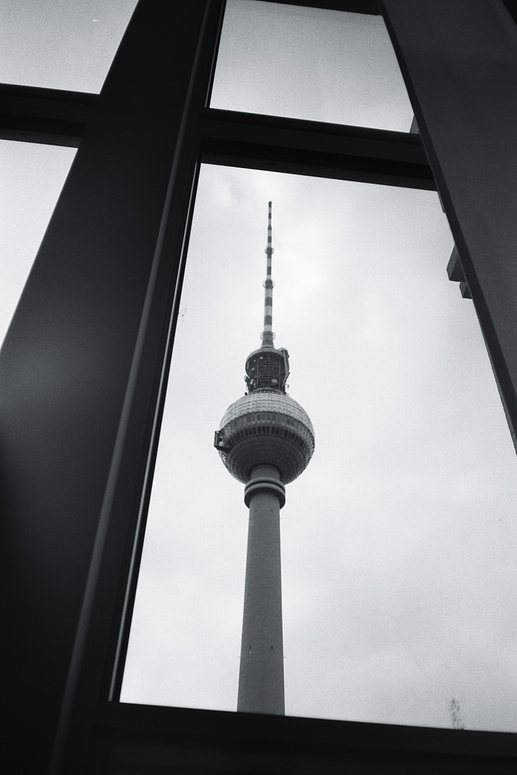 Berlin, tv-tårn, vindue, sort og hvid, arkitektur, Tyskland, Alexanderplatz