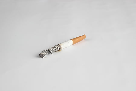 Aska, tobak, cigarr