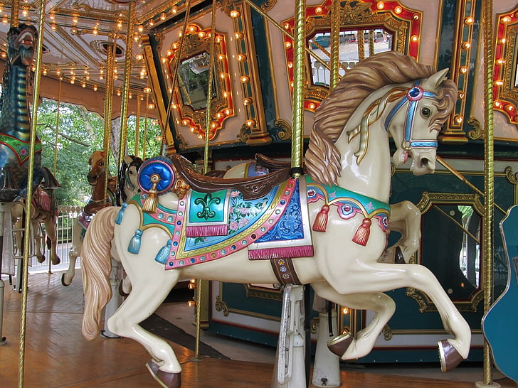 cheval de bois, Carrousel, Merry go round, Vintage, Retro, amusement, petite enfance