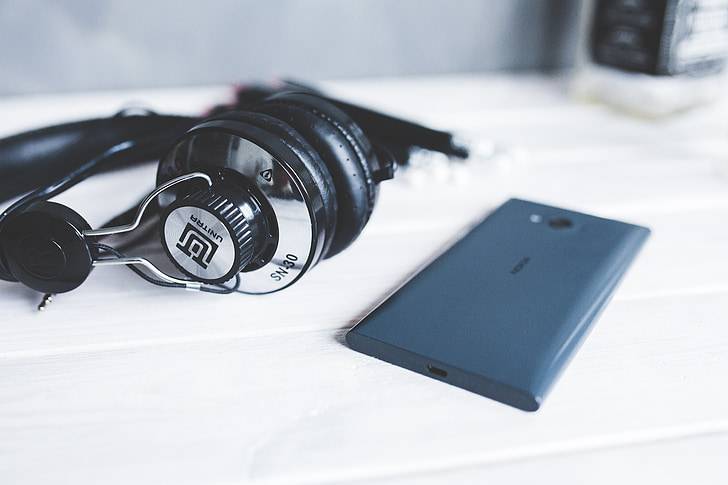 headphones, earphones, music, close-up, smart phone, smartphone, mobile