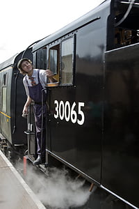 Kent east Sussexu železniške, lokomotiva 30065, br barvah, ameriški ranžiranje motorja, gasilec voznik