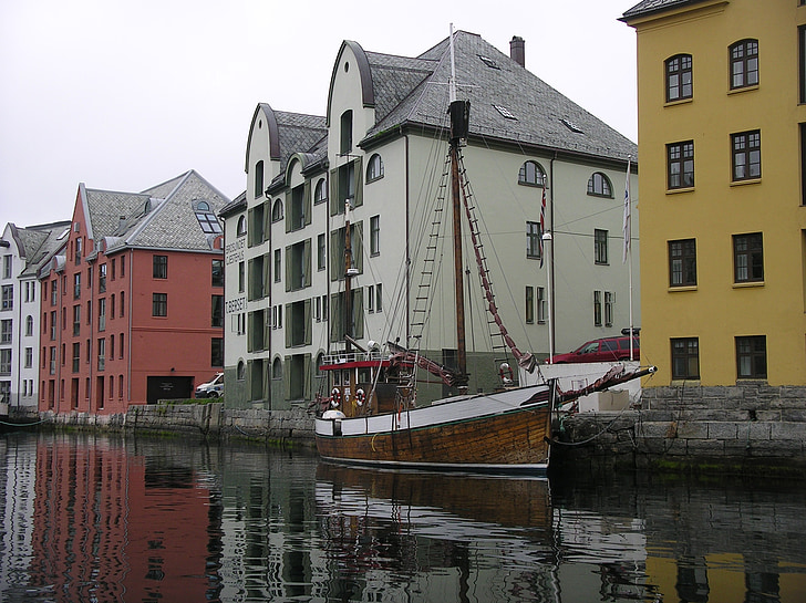 alensund, channels, wooden boat, norway