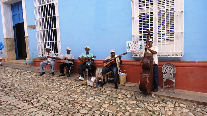 Cuba, Trinidad, musique, bande, façade colorée