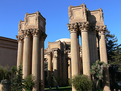 Дворецът изящни изкуства, Сан Франциско, Калифорния, стълба, издълбани, резбовани колони, дърворезба