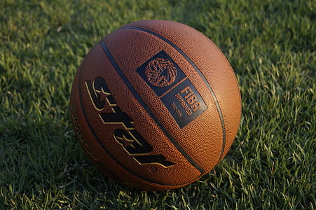 basketbal, míč, basketbalový míč, záře, ve večerních hodinách, hřiště, tráva