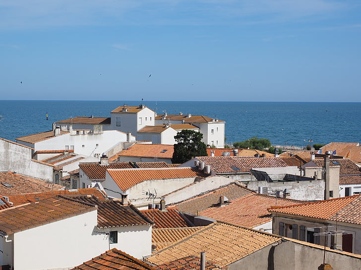 saintes-maries-de-la-mer, place, community, holiday resort, tourist destination, tourism, above the rooftops of