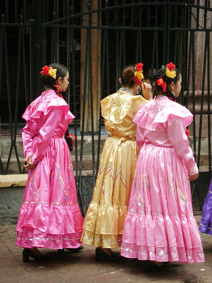 vestido folk, Danza folklorica, tradicional