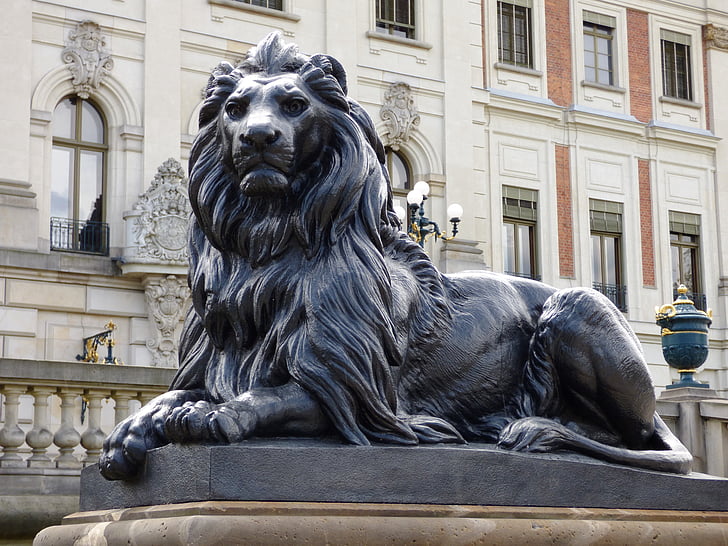 Lion, la statue, sculpture, Château, Pologne, Pszczyna, le Palais