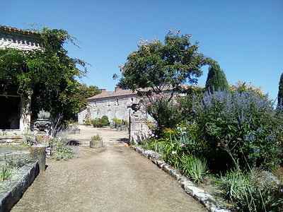 kert, Sardy, Dordogne, turizmus