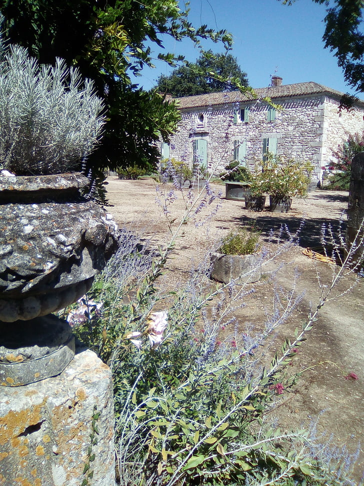ogród, Sardy, Dordogne, Turystyka