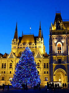 Budapest, Ungern, Parlamentet, ungerska parlamentsbyggnaden, blå timmen s, ljus, på kvällen
