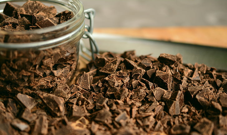 chocolate, shaving, chopped chocolate, hacked, ingredient, cut, chocolate pieces