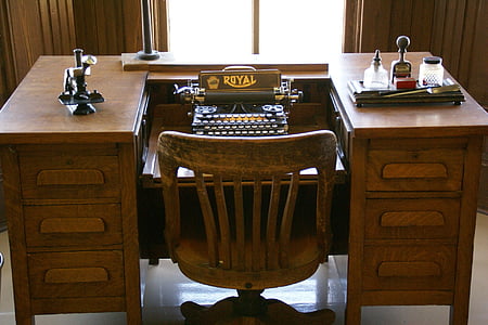 írógép, íróasztal írógép, Vintage, antik, gépelés, újságírás, berendezések