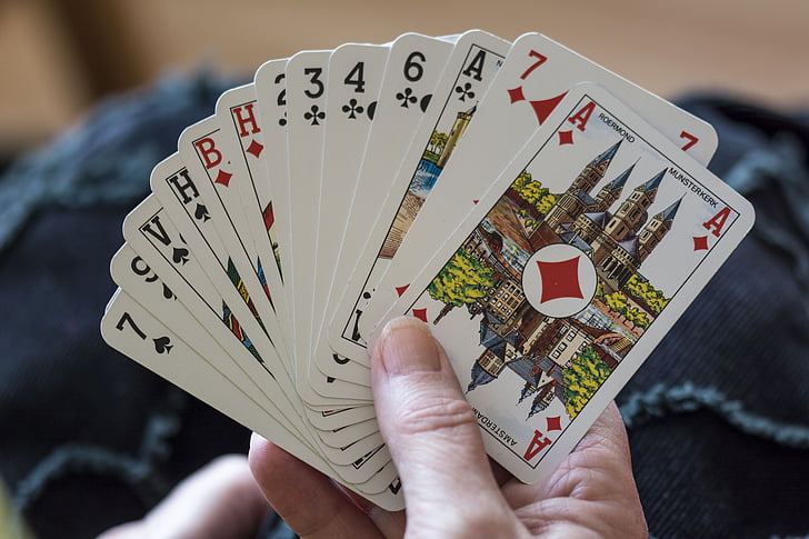 spēļu kārtis, kartes, belote, spēle, spēlēt, tilts