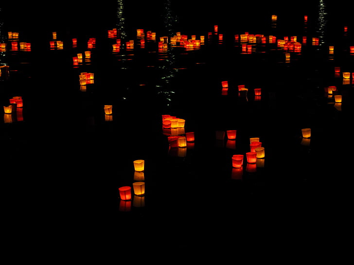 luces, velas, velas flotantes, Festival de las luces, Serenata de luces, Ulm, rojo