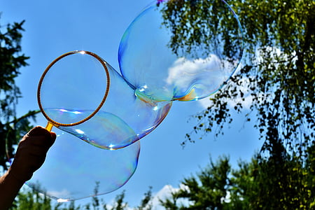 Мыльный пузырь, огромные, большие, делать мыльные пузыри, wabbelig, Радужный, мыльная вода