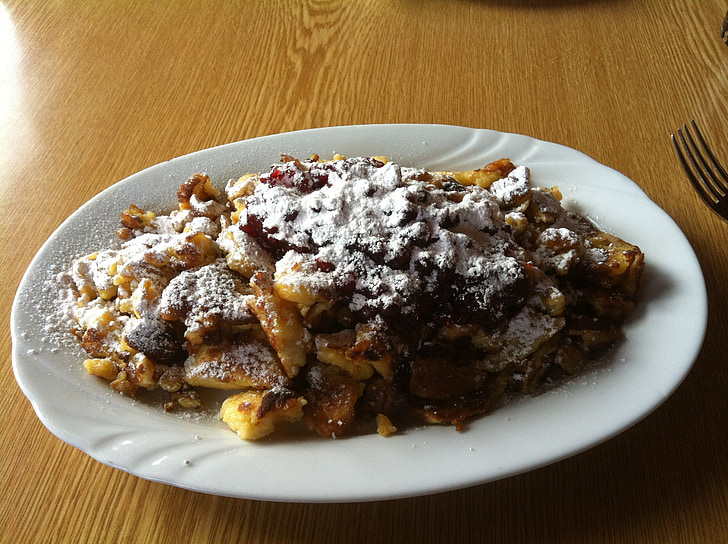 Kaiserschmarrn, Austria, omlet Cesarski, Bawaria, naleśnik, słodkie danie, deser