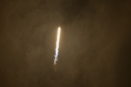 štartu rakety, SpaceX, Lift-off, spustenie, plamene, pohon, priestor