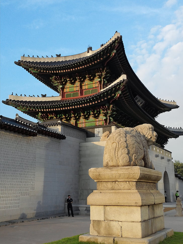 Korejská republika, Soul, Gwanghwamun, Gyeongbok palace, šrafování, haitai, obloha