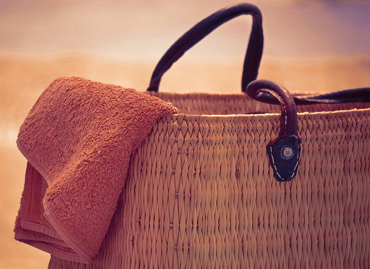 pludmales somā un dvielis, vasaras, saule, brīvdiena, brīvdienas, relaksējoša, soma