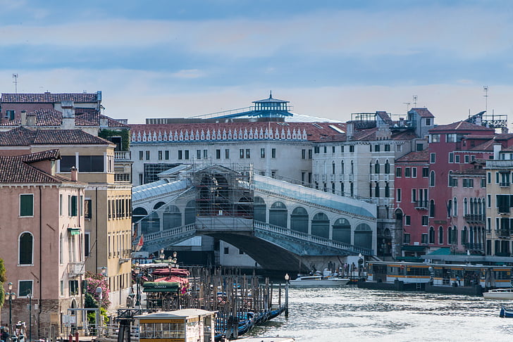Benátky, Itálie, most Ponte di Rialto, canal Grande, Evropa, cestování, voda
