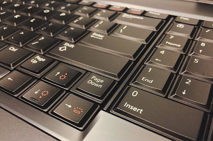 počítač, přenosný počítač, kancelář, práce, počítačová klávesnice, technologie, klíč počítače