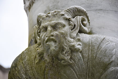 escultura de relleu, escultura, estàtua, baix relleu, talla, Déu grec, banyes