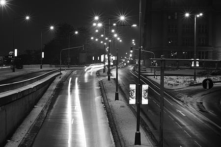 Praga, invierno, nieve, luces, coches, noche
