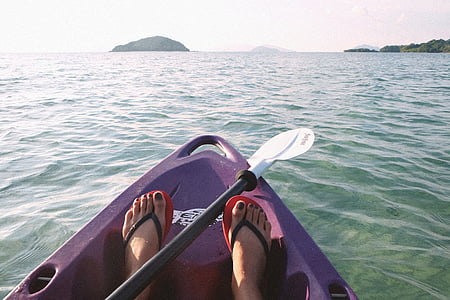 mujer, sentado, púrpura, canoa, kayak, kayak, Lago