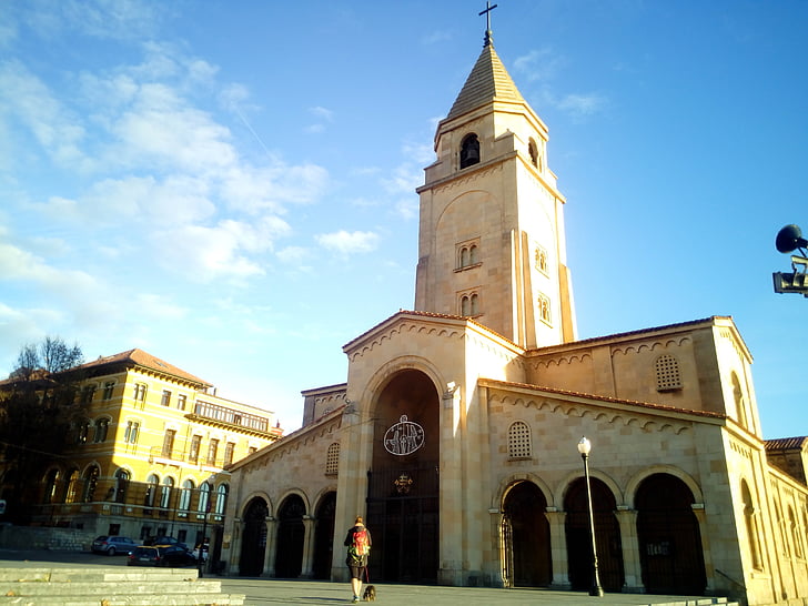 Iglesia san pedro, Gijón, Asturias, İspanya, gökyüzü, Avrupa, mimari