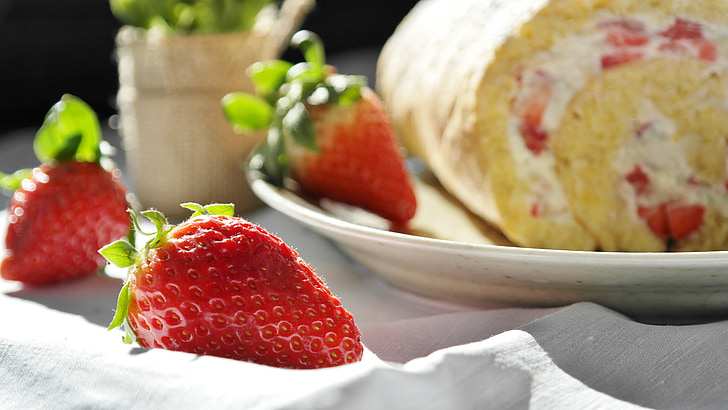 strawberry, strawberry cake, bisquit, bisquitrolle, cream, cake, bake