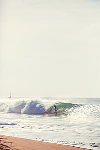 hombre, de surf, durante el día, Playa, mar, agua, arena de mar